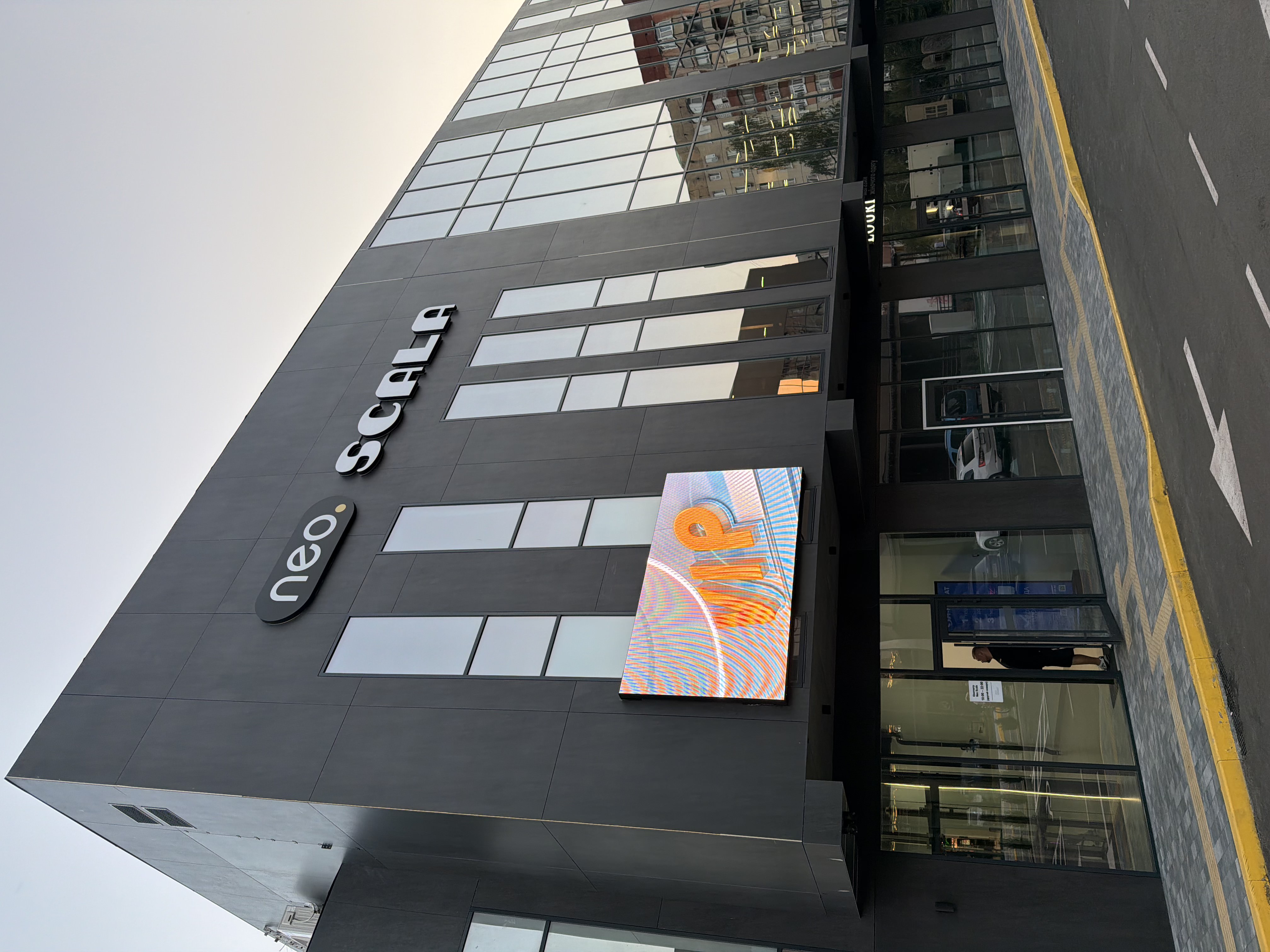 NeoScala cinema facade